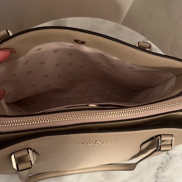 ♠️ EUC Kate Spade Monet Tote in Warm Beige♠️ - Picture 7 of 9